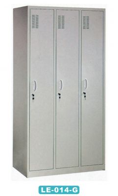 Plastic spaying wardrobe with three doors